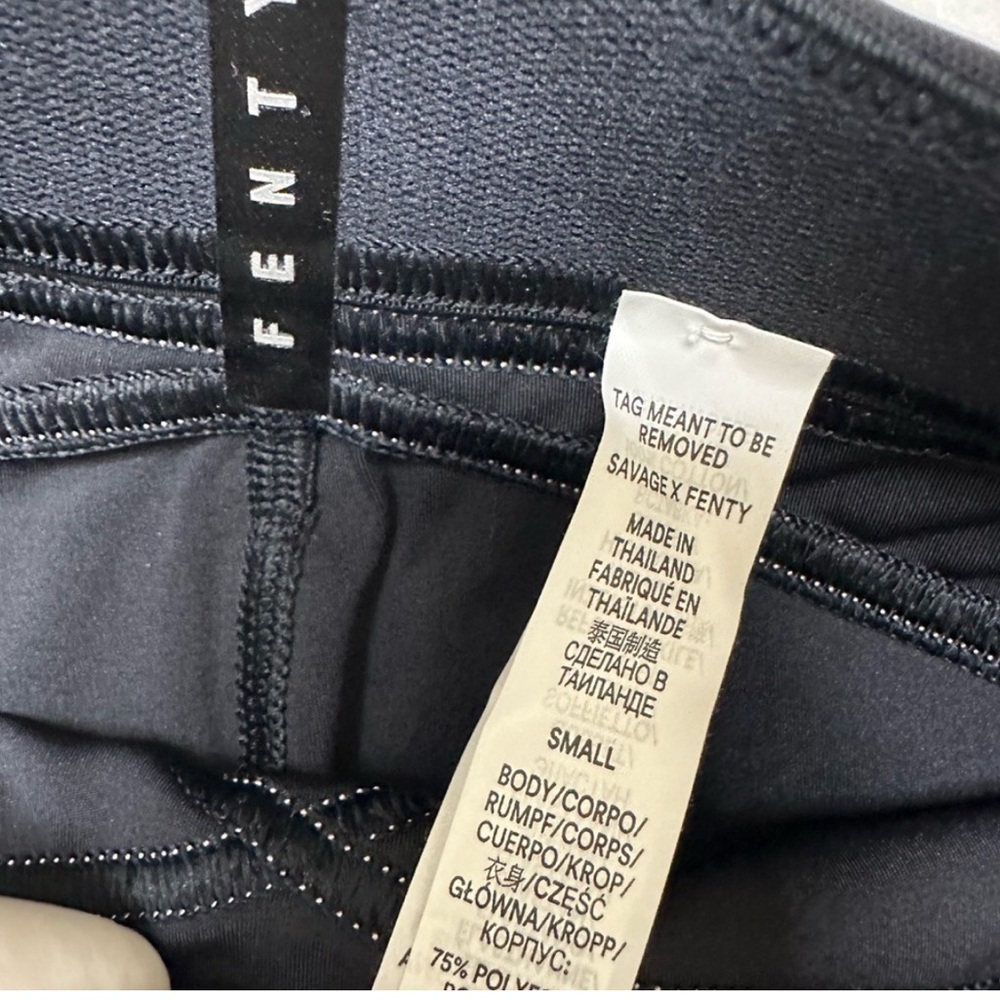 Savage X Fenty Black Leggings with Pink Trim - Picture 6 of 7
